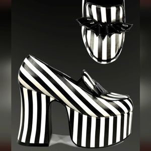 🦇🕸🕷Strange Cvlt (Strange Cult) Banshee Heel in color Striped, Sz 8🕷🕸🦇